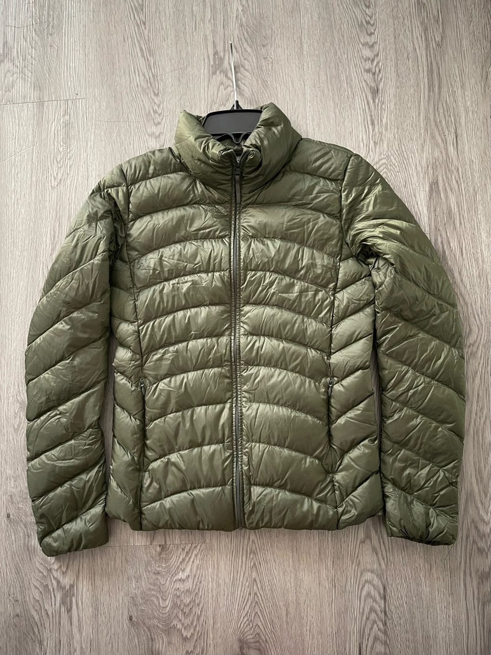 Uniqlo ultra Lightweight Puffer Jacket - Olive Green